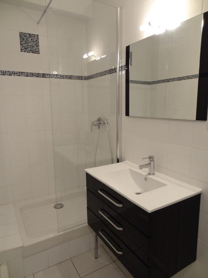 Studio (3 Adults)