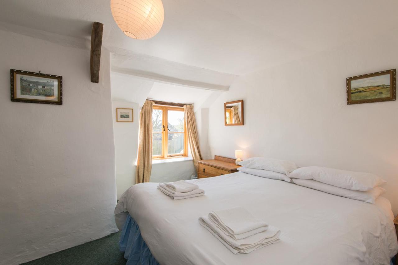 Double Room with Private External Bathroom