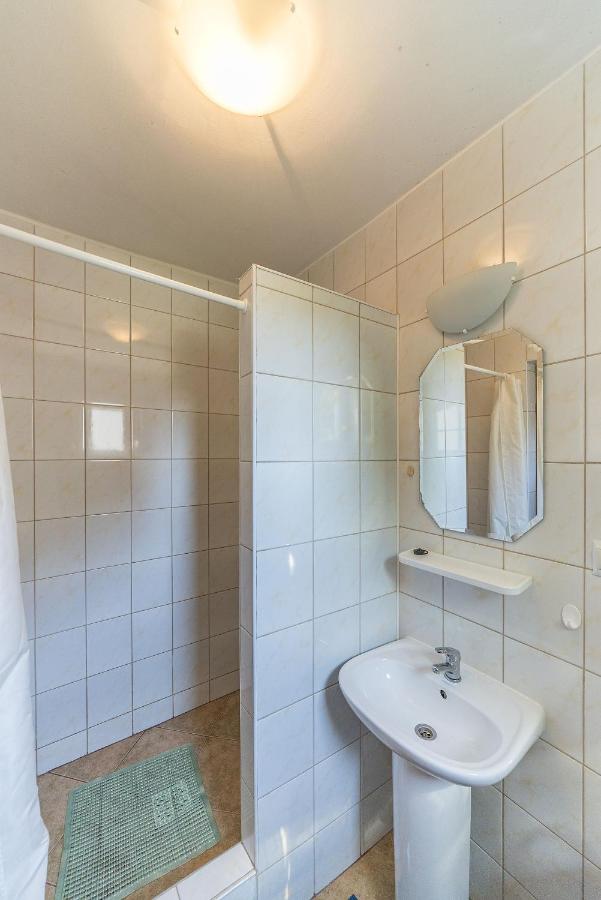 Dreibettzimmer mit Balkon