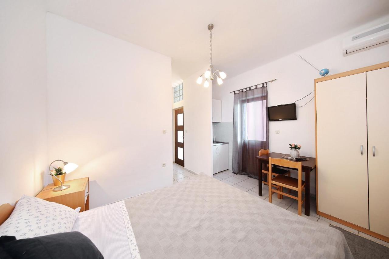 Studio Apartment with Sea View