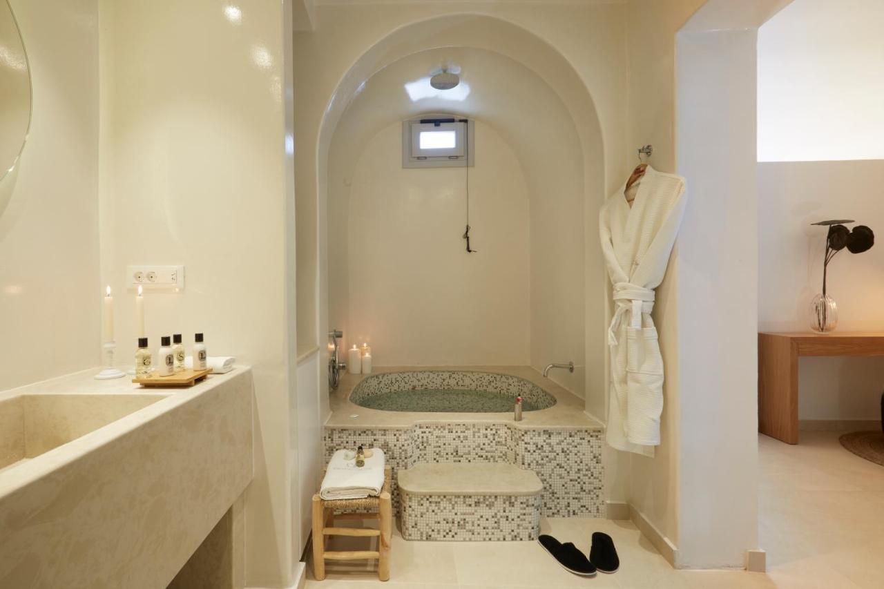 Villa Aphrodite with Private Pool and Caldera View