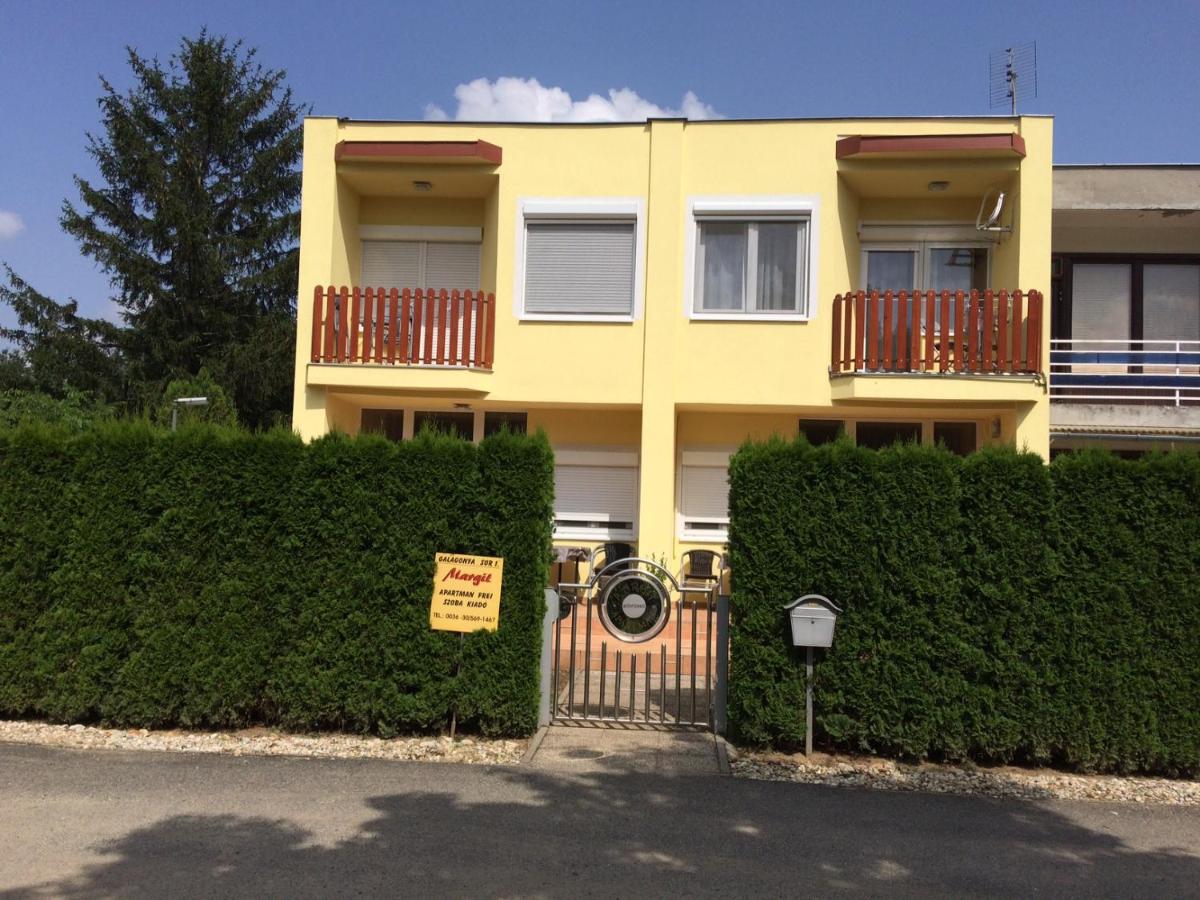 Margitapartman - Ferienwohnung