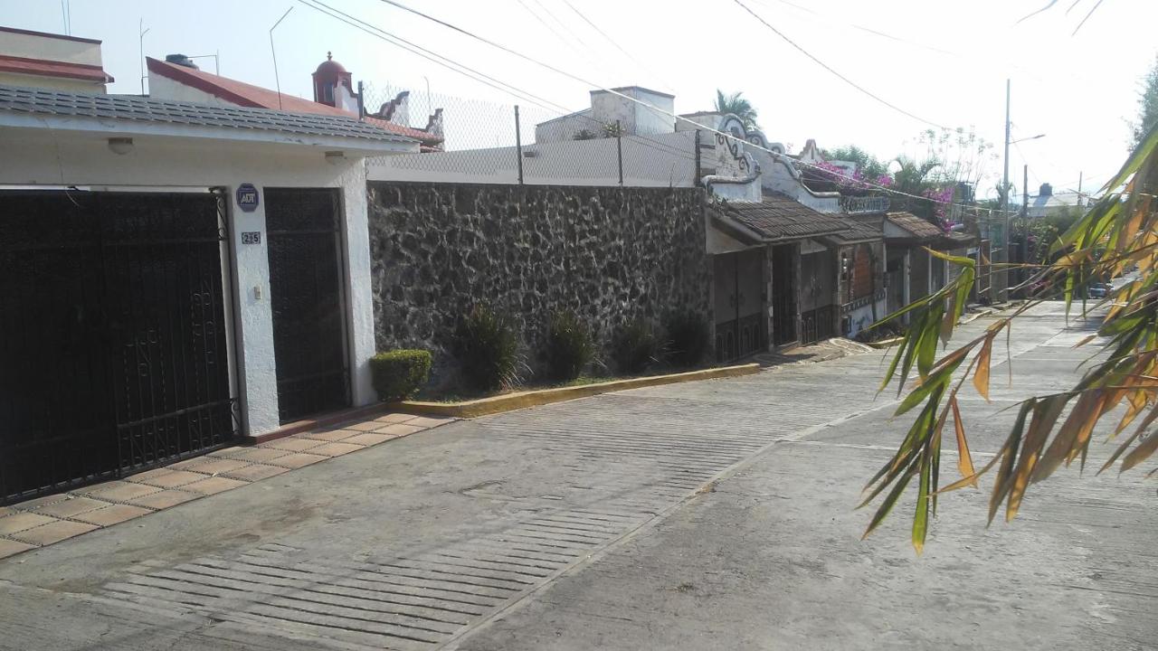 Casa privada para descanso, se renta para 8 personas completa Y tambien por habitacion con baño privado para 2 o 4 personas compartiendo areas comunes - Bed and Breakfast