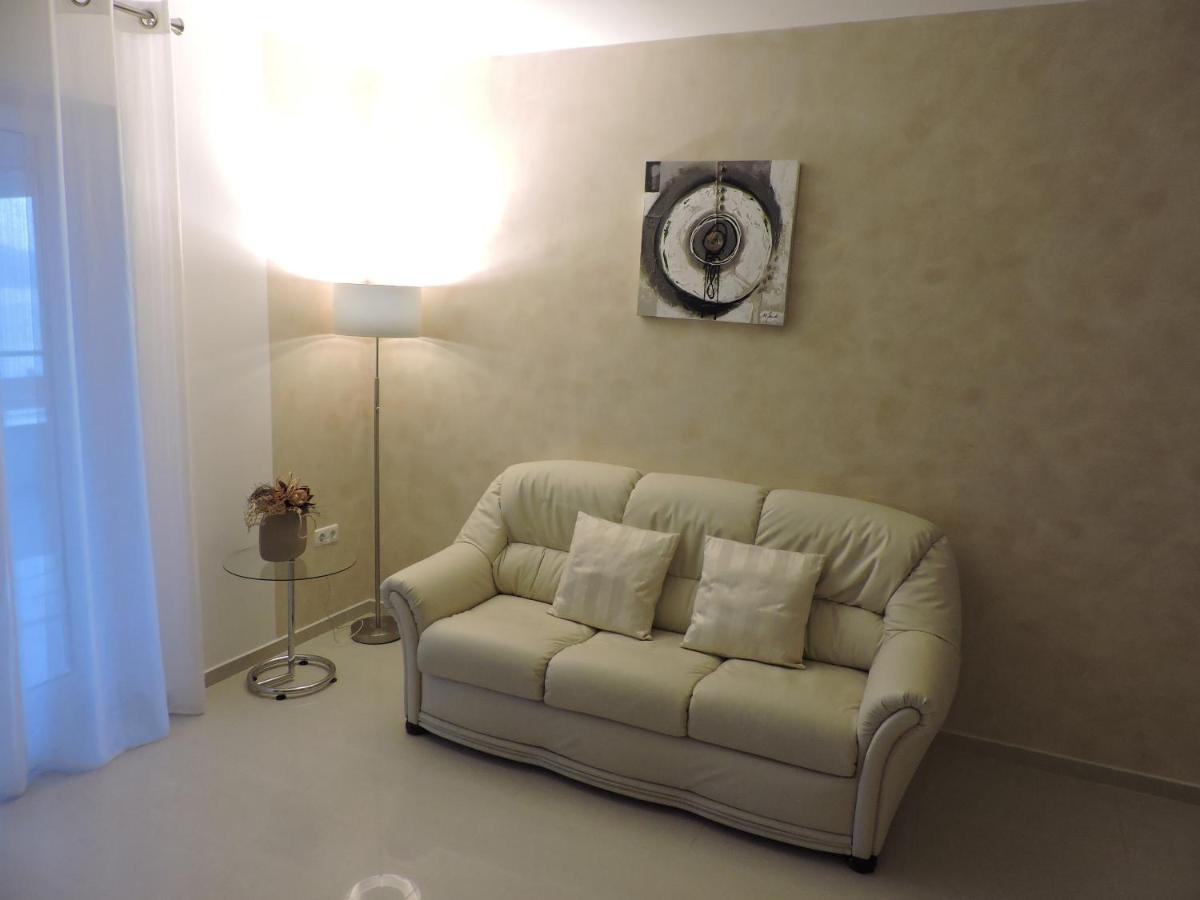 Appartamento con Vista Piscina