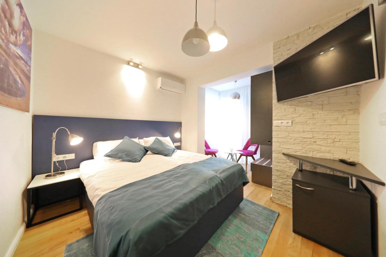 Chambre Lit Queen-Size avec Balcon