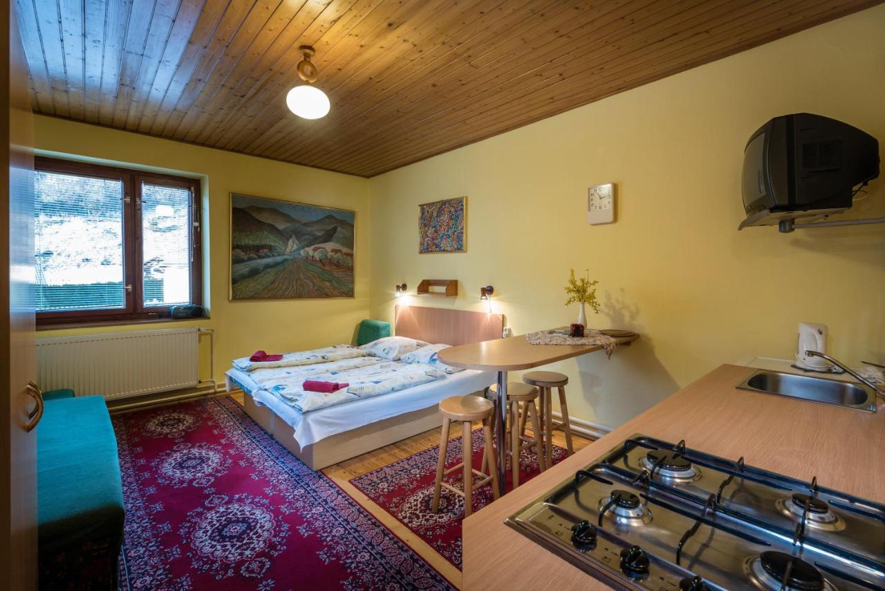 Triple Room with Private External Bathroom