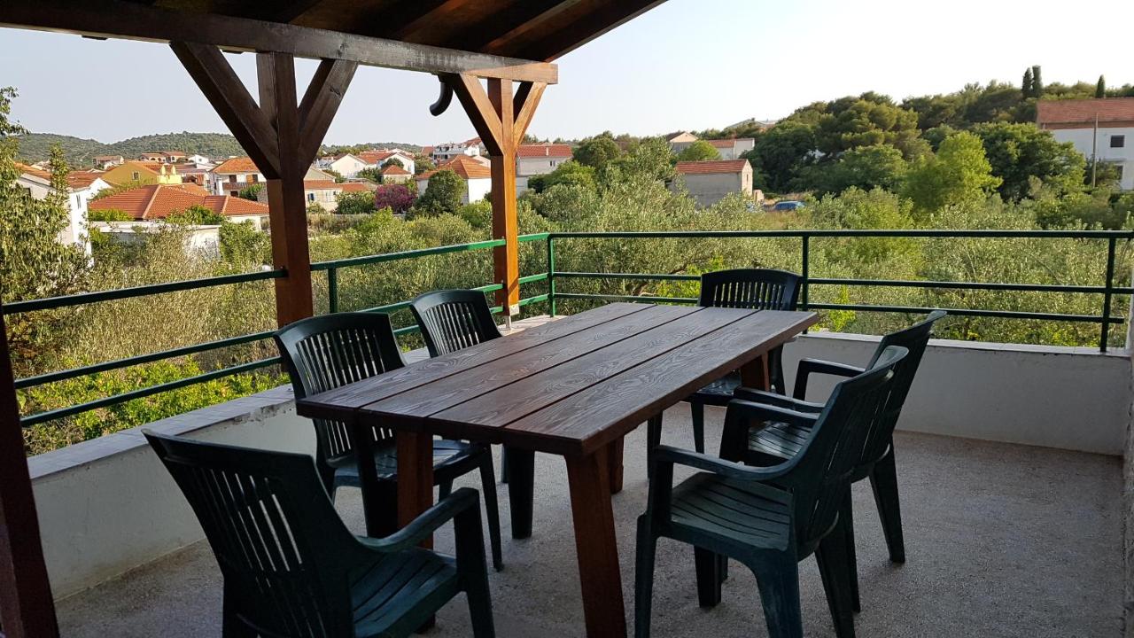 Apartamento con balcón