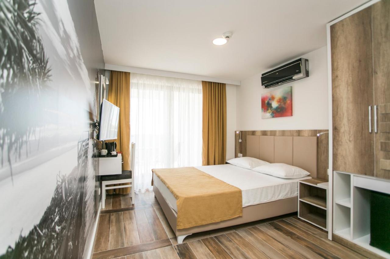Queen Room with Sea View