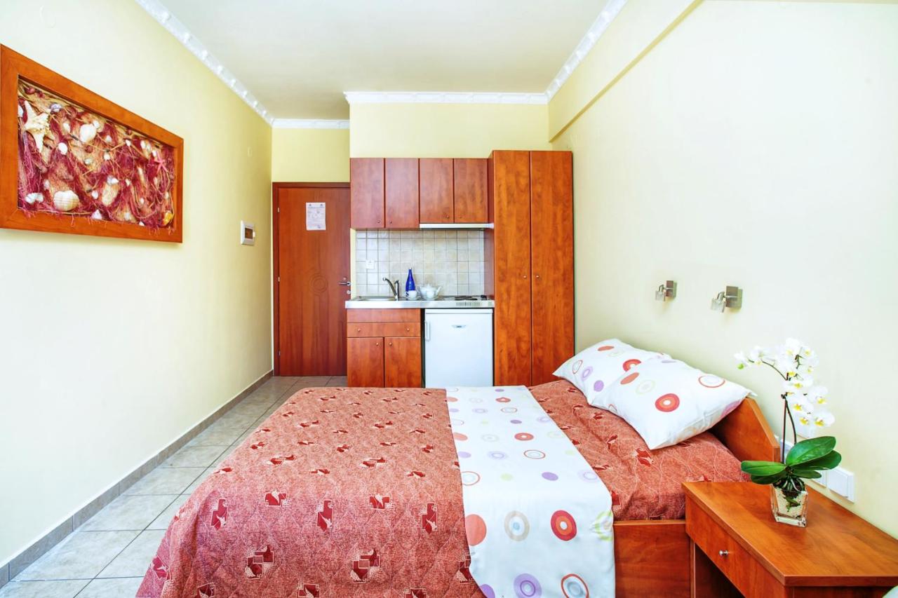 Family Room (2 Adults + 2 Children)
