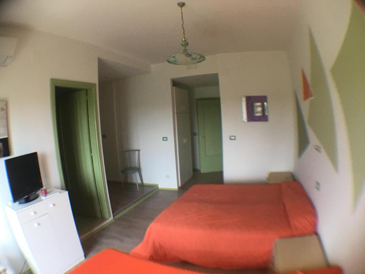 Camera Tripla Deluxe con Vista Mare