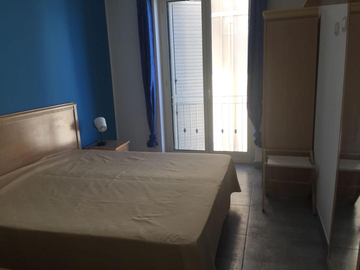 Affacciati sulle Eolie Appartamenti sul Lungomare Patti Marina - B&B Patti