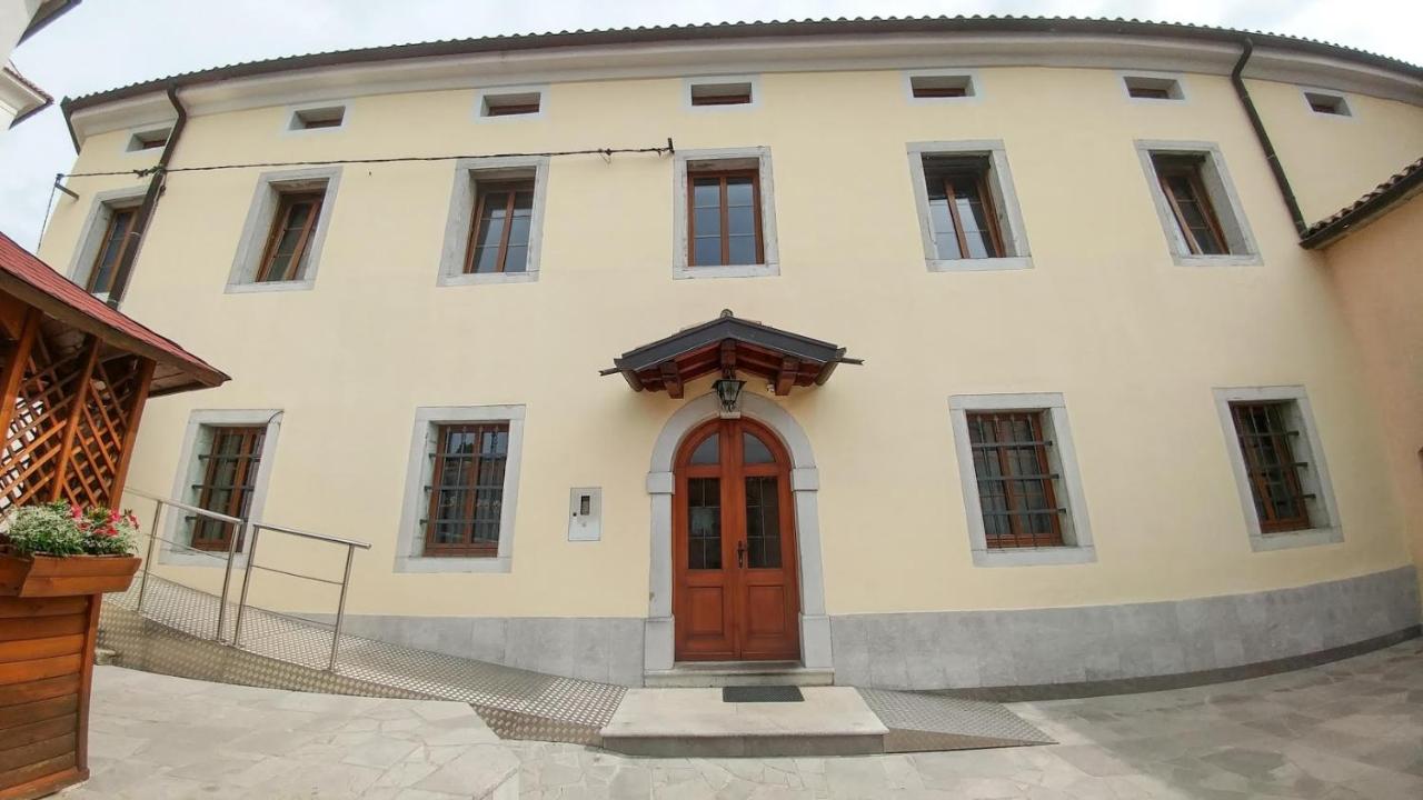 Apartma in soba Vipavski Križ - B&B