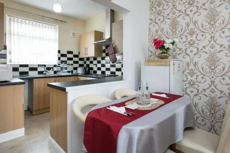 B&B Manchester - KNUTSFORD House Holidays - Bed and Breakfast Manchester