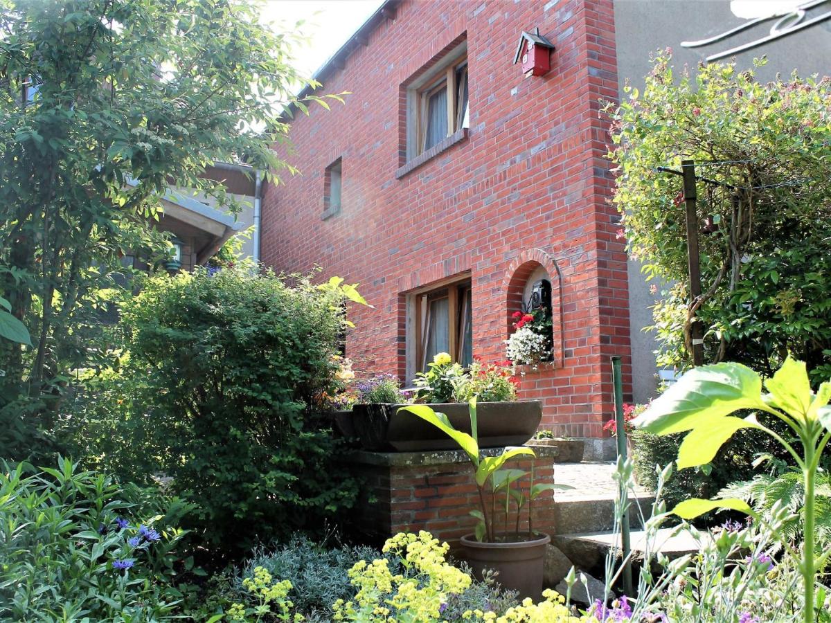 B&B Klütz - Cozy Apartment in Klutz Germany with a Lovely Garden - Bed and Breakfast Klütz