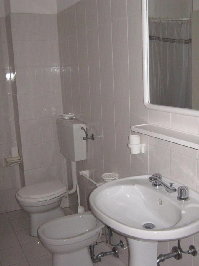 Appartement met Balkon - Gedeeltelijk Uitzicht op Zee