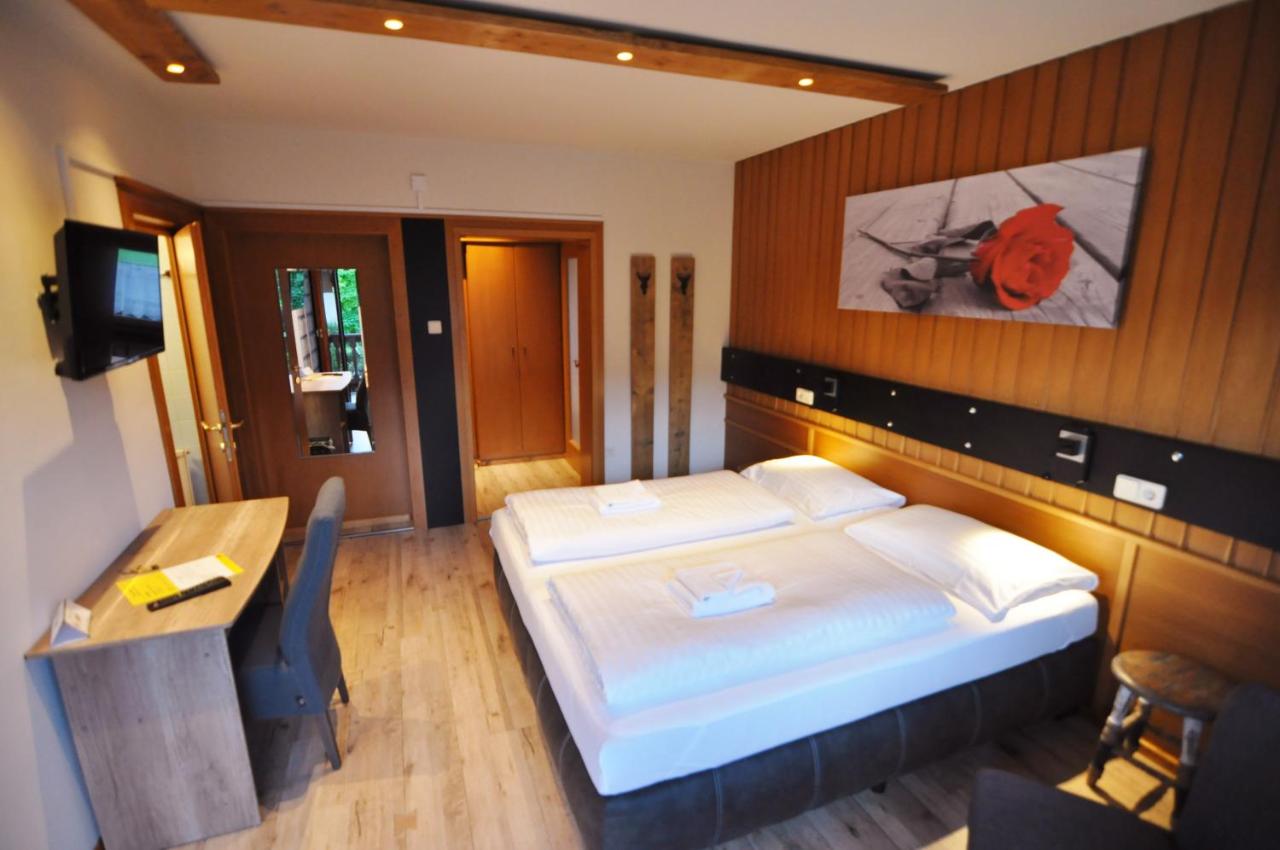 Doppelzimmer mit Balkon