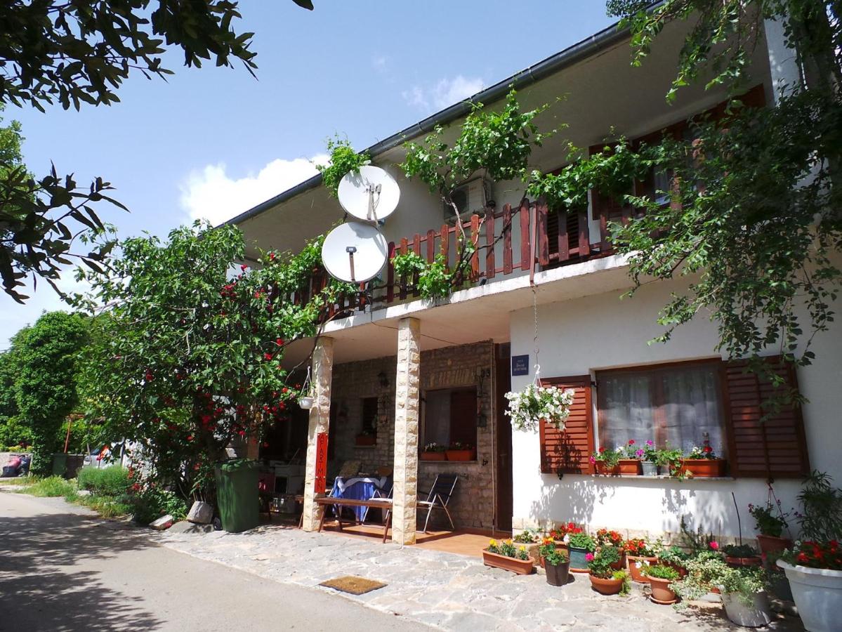 B&B Karlobag - Apartments in Karlobag/Velebit Riviera 17083 - Bed and Breakfast Karlobag