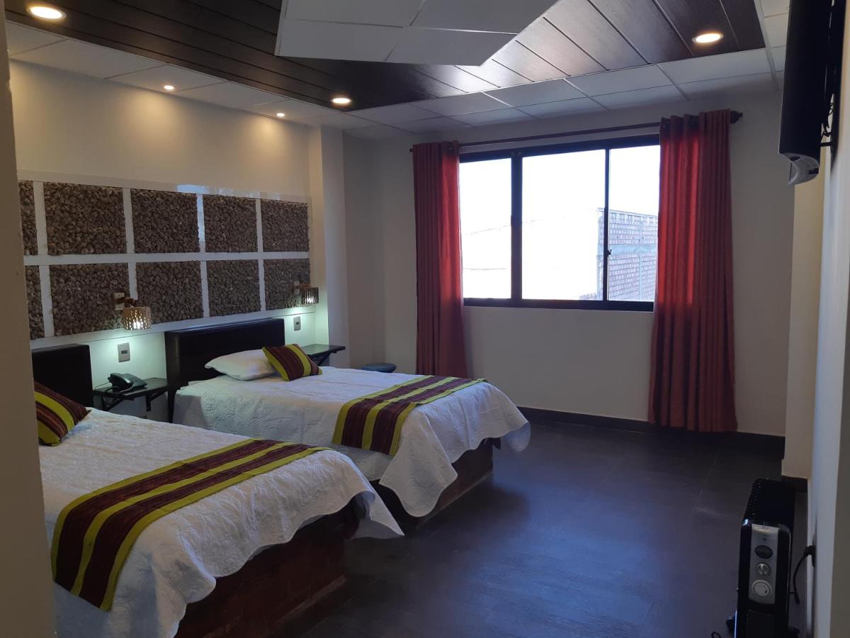 Twin Room with City View and Private Bathroom