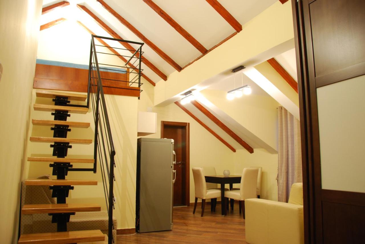 Estudio Dúplex con balcón