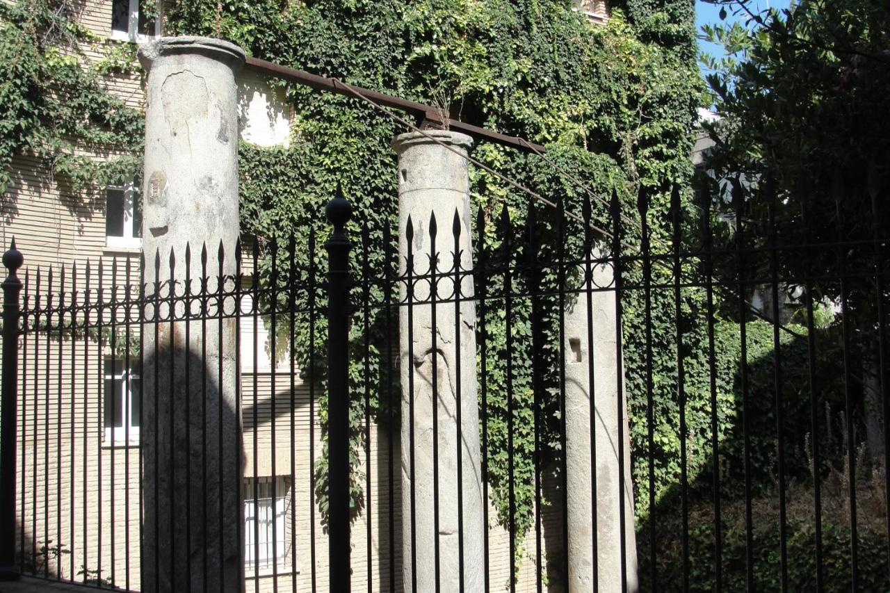 MAR2 - Las columnas de Adriano - Bed and Breakfast Sevilla