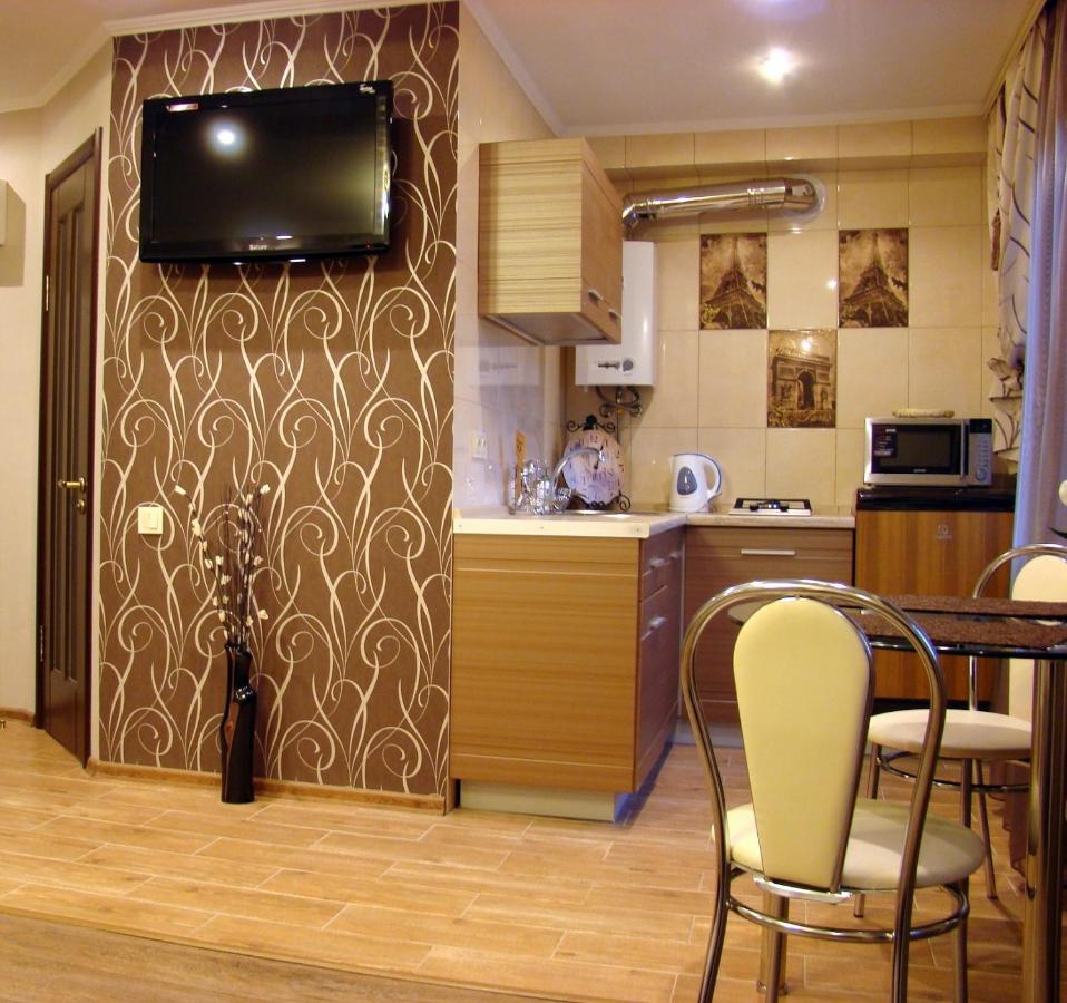 Kvartira-studio na prospekte Aleksandra Polia "Parizh" (Studio apartment on Oleksandra Polia "Paris") - B&B Dnipro