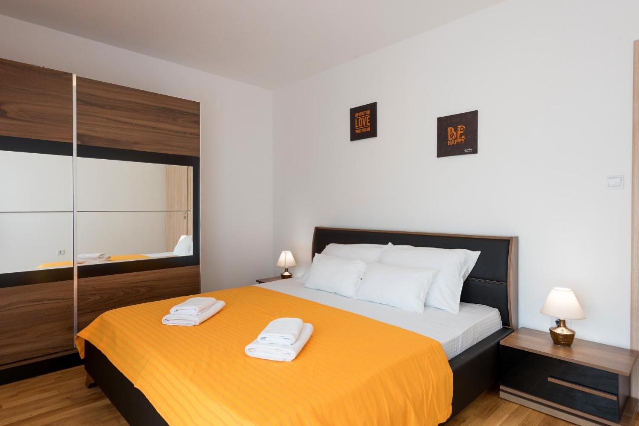 Apartment mit Balkon