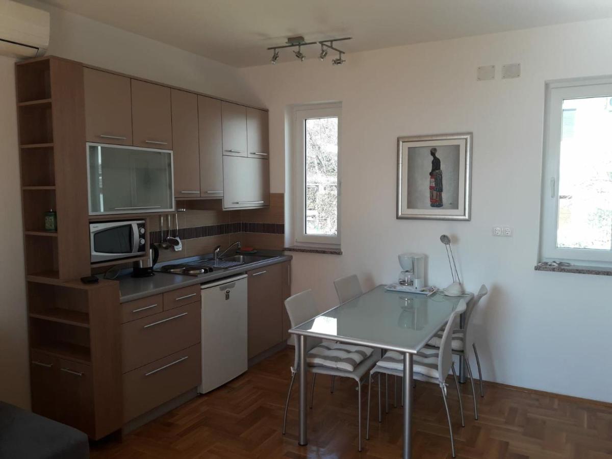 Studio Apartment Jasna - Bed and Breakfast Novi Vinodolski