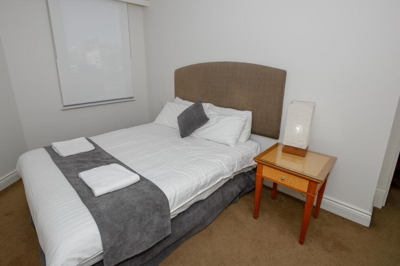 B&B Sydney - Bond 1603 Self Catering - Bed and Breakfast Sydney