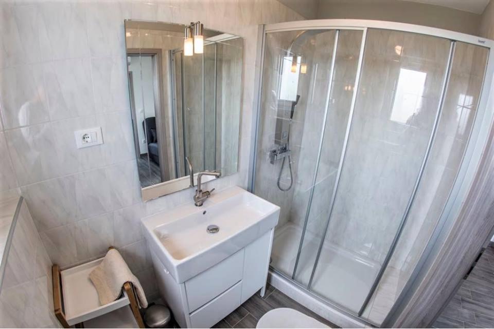 Habitación Doble con balcón (2 adultos + 1 niño)