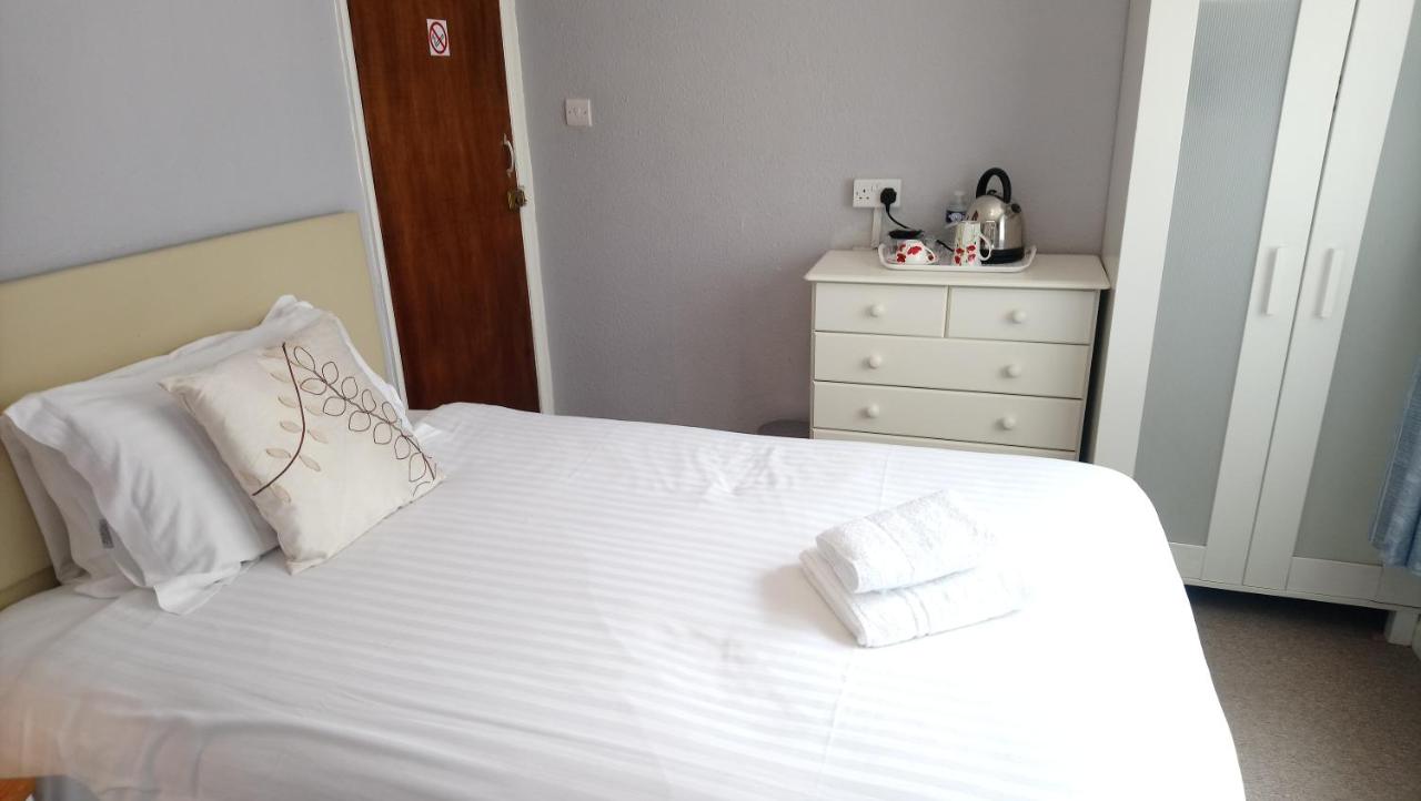 Single Room with Private Bathroom