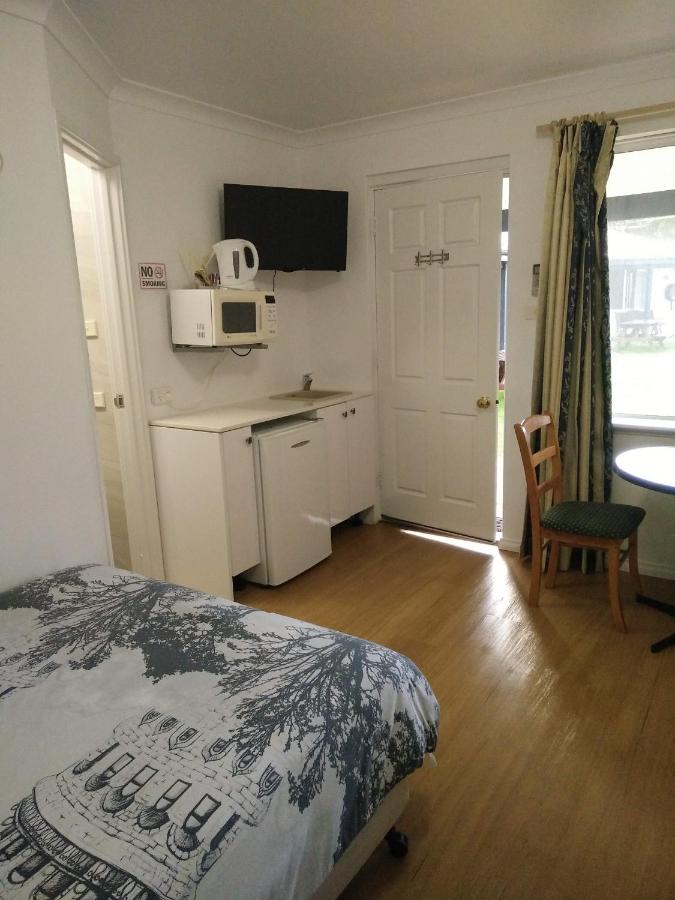 Driepersoonskamer met Badkamer