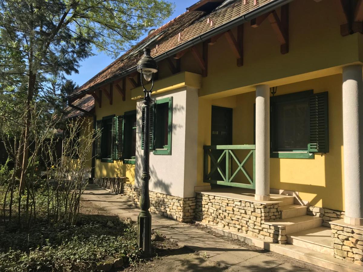 Vécsey Villa - Ferienwohnung