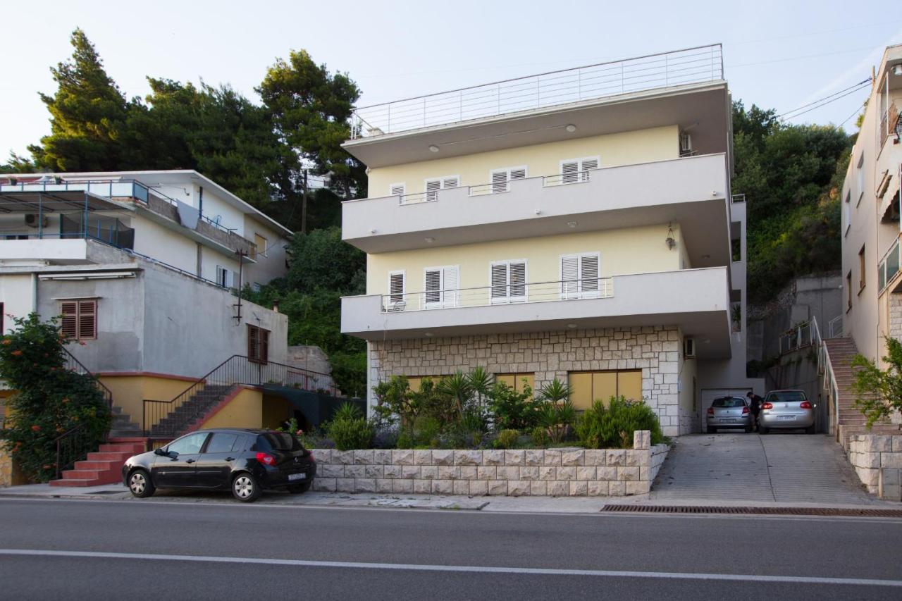 Apartment Valerija - B&B Jesenice