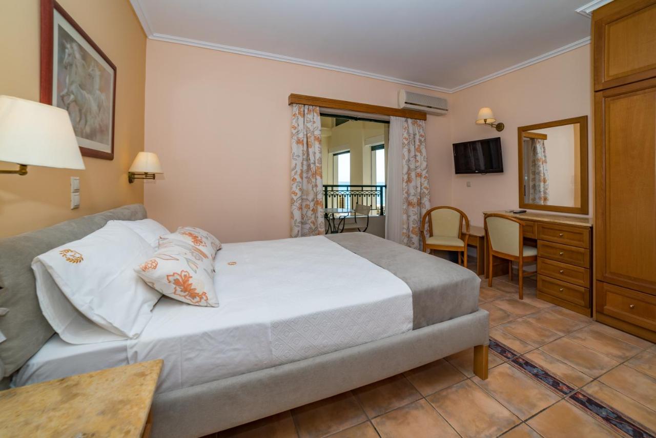 Deluxe Queen Suite