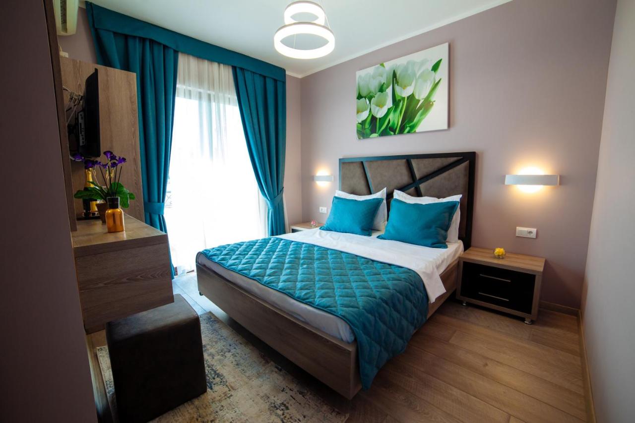Double Room with Pool View