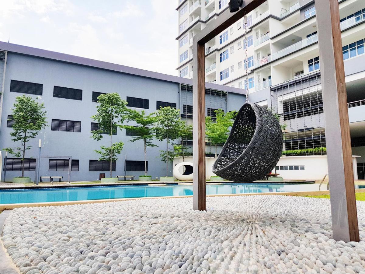 No.5 The Mint @ Puchong center near IOI Mall - B&B