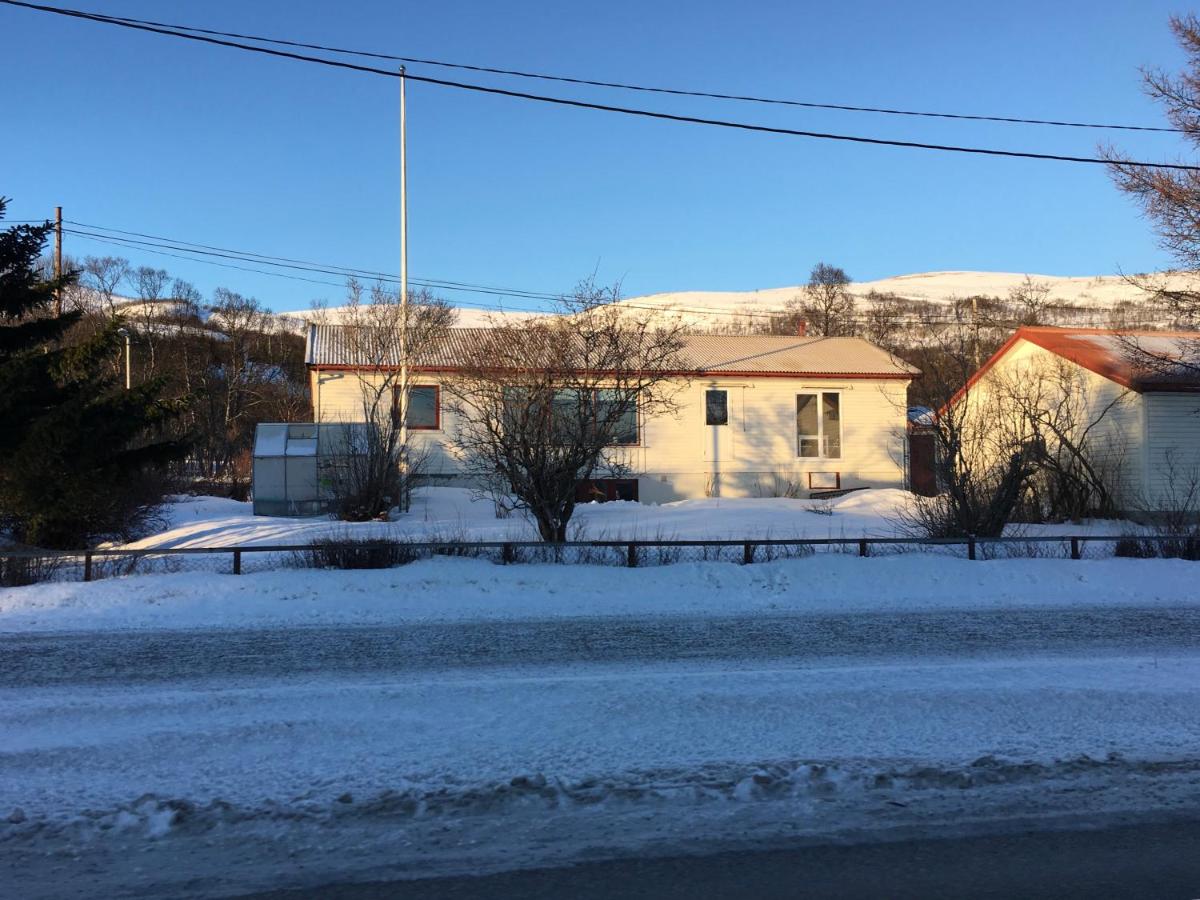 Spacious house in Tromsø, perfect for groups of families, tourists or workers - Chambres d'hôtes Tromsø