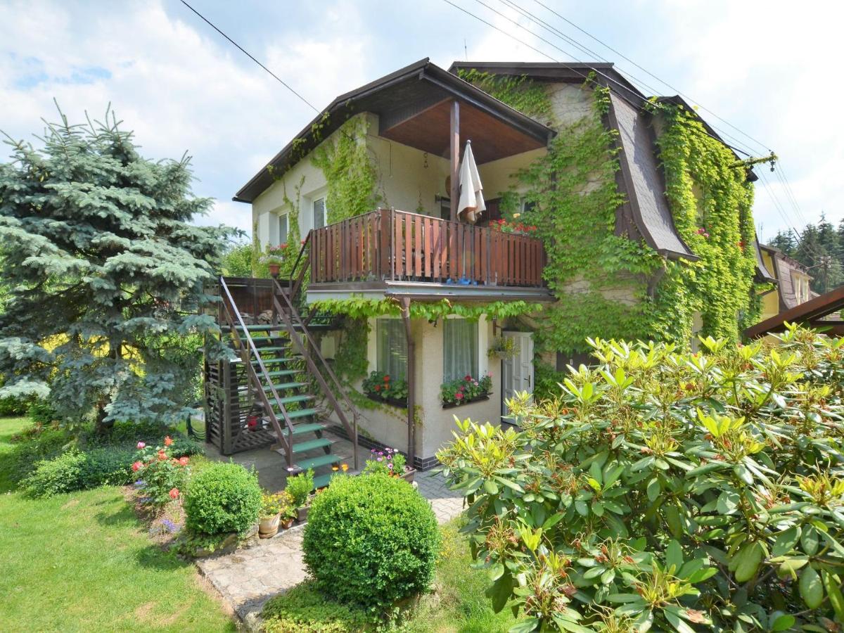 B&B Karlovy Vary - Modern Apartment in Carlsbad with Garden - Bed and Breakfast Karlovy Vary