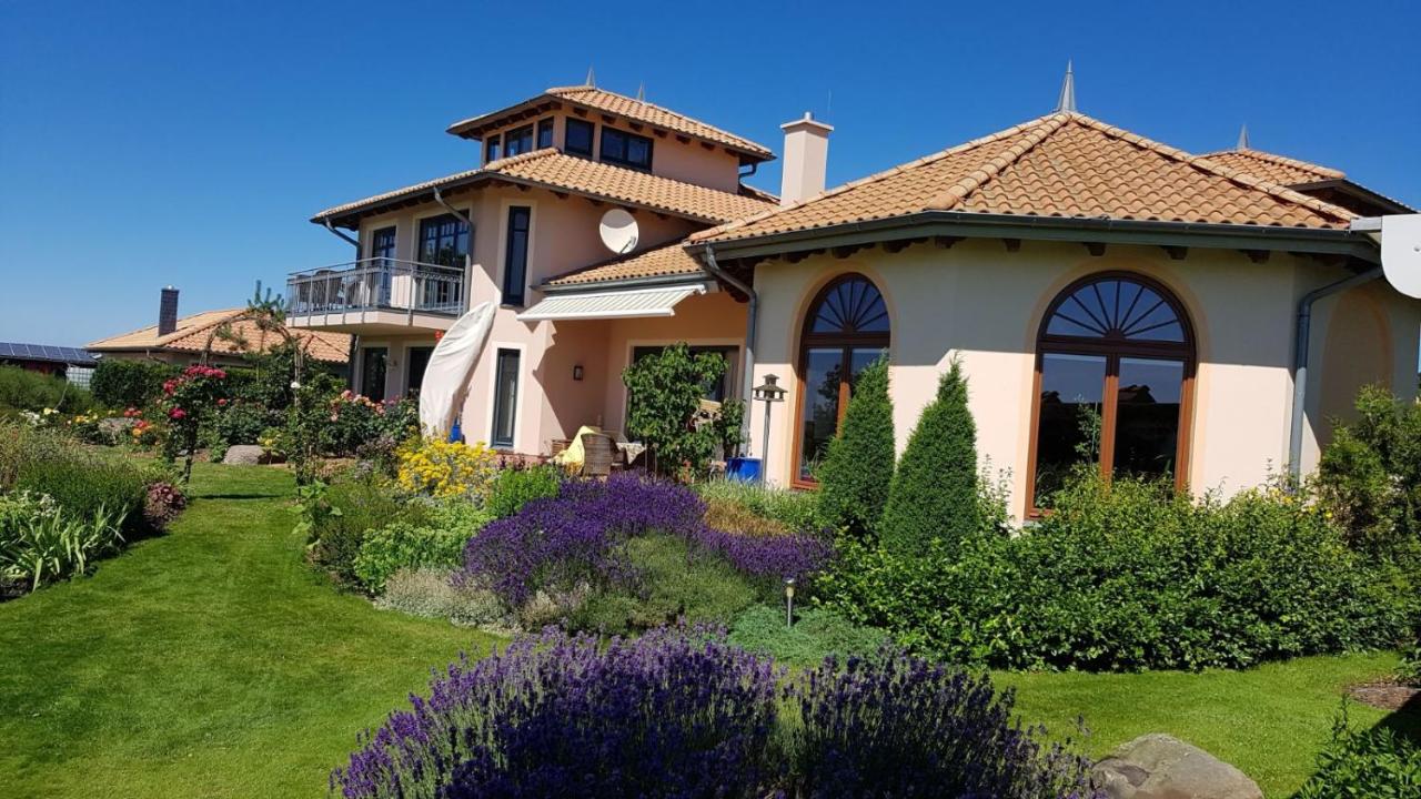 Ferienwohnung "Am Grün" - B&B
