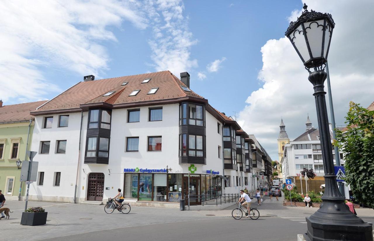 Zalár Apartman - B&B