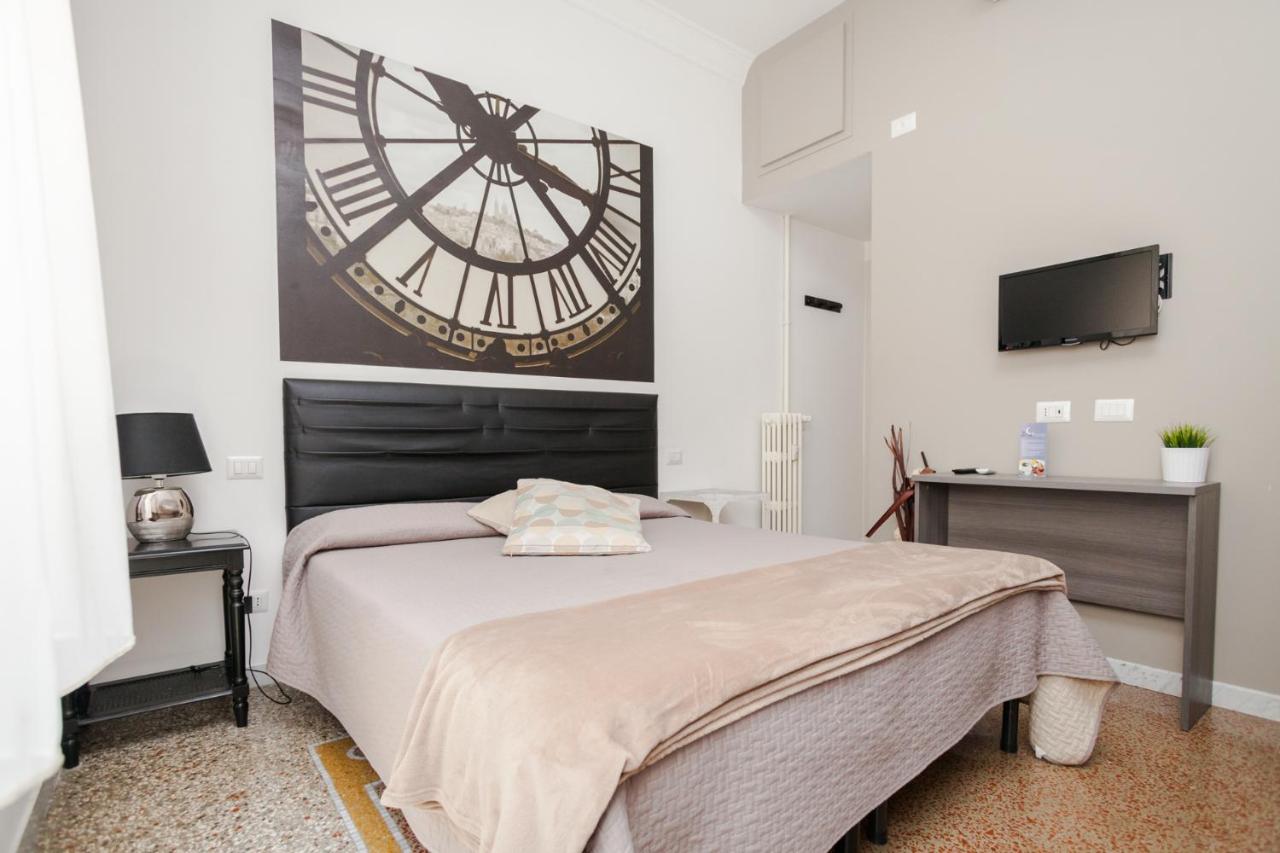 Quadruple Room with Private Bathroom
