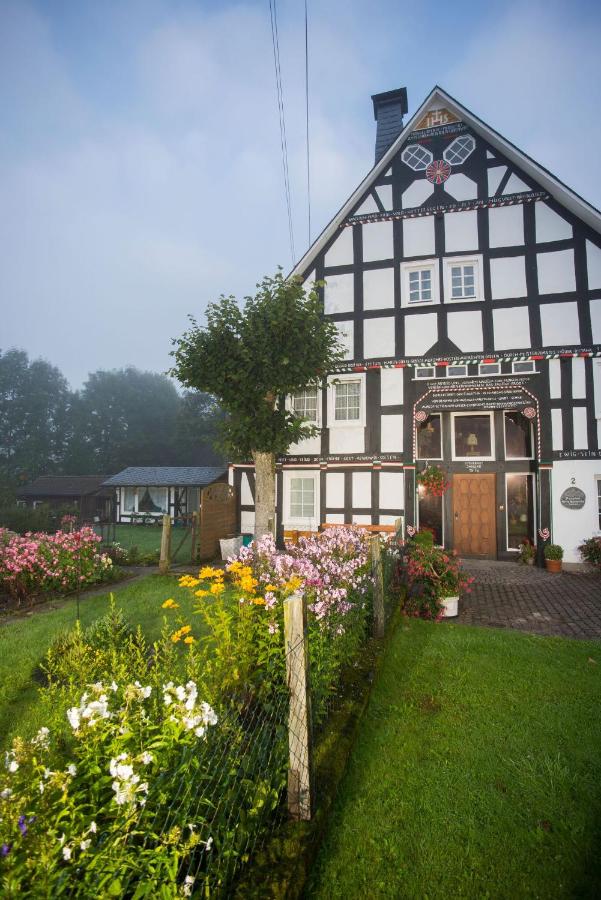 B&B Schmallenberg - Pension Alois Hennecke - Bed and Breakfast Schmallenberg