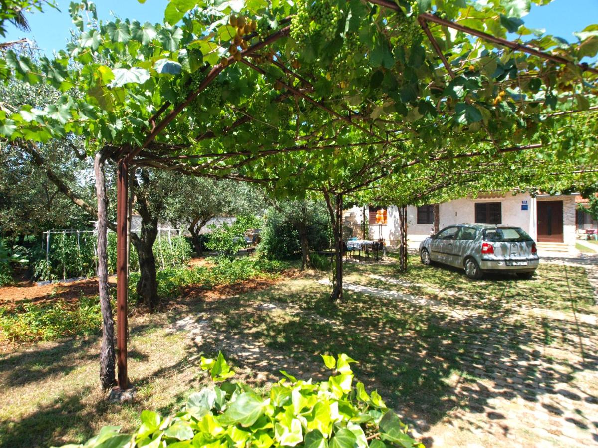 Apartments Biskupije 940 - Ferienwohnung Medulin