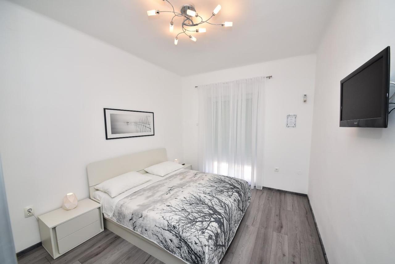 One-Bedroom Apartment with Balcony and Sea View