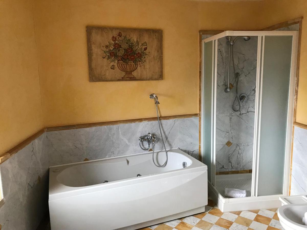 Deluxe Doppel-/Zweibettzimmer mit Whirlpool