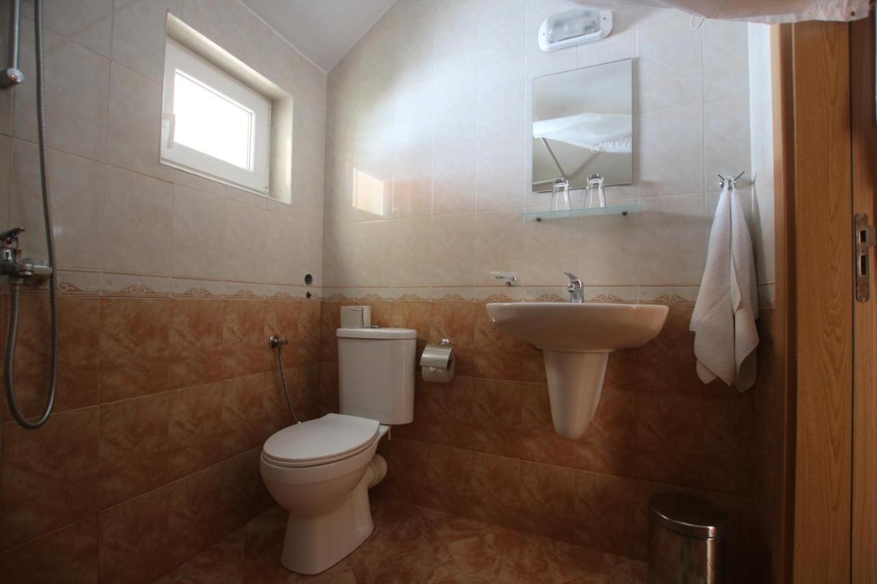 Zweibettzimmer mit eigenem Bad
