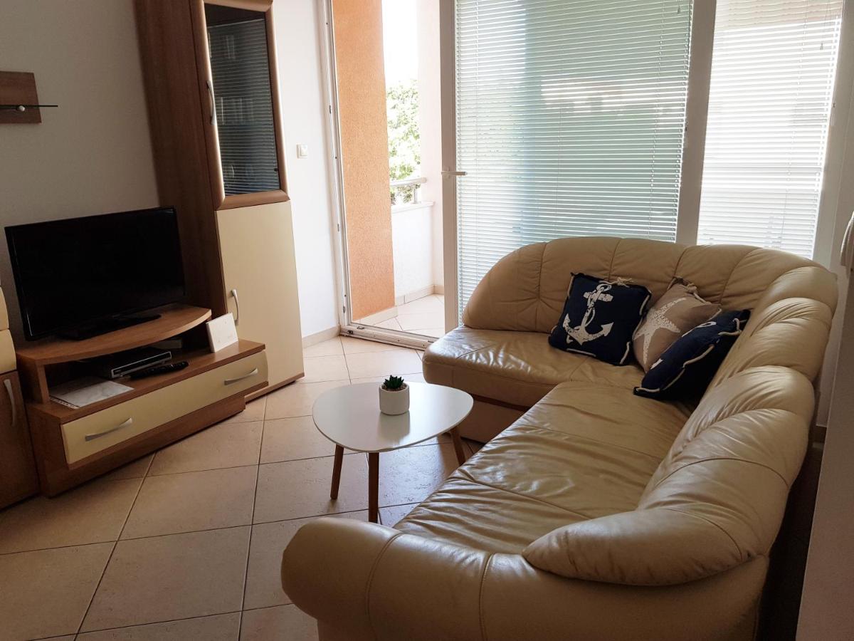 Apartment Jadranka - B&B Novalja