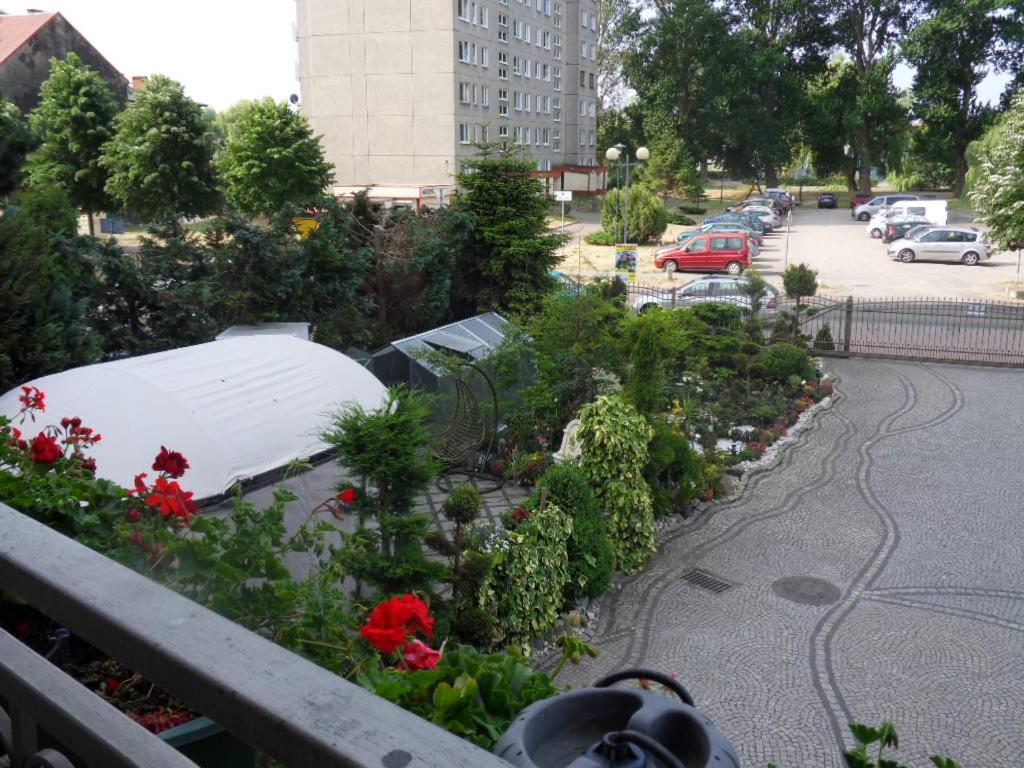 Apartment with Garden View