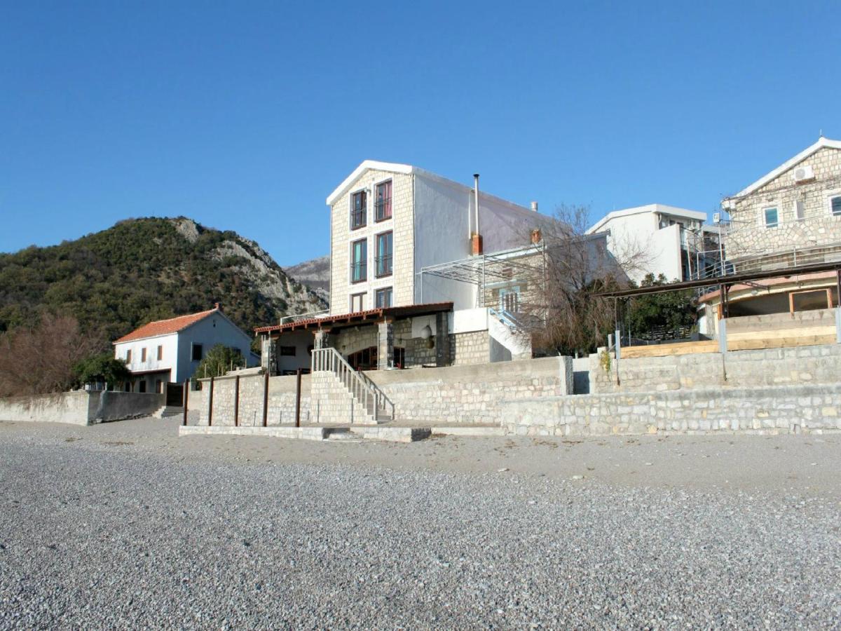 B&B Petrovac na Moru - Apartments Galija - Bed and Breakfast Petrovac na Moru