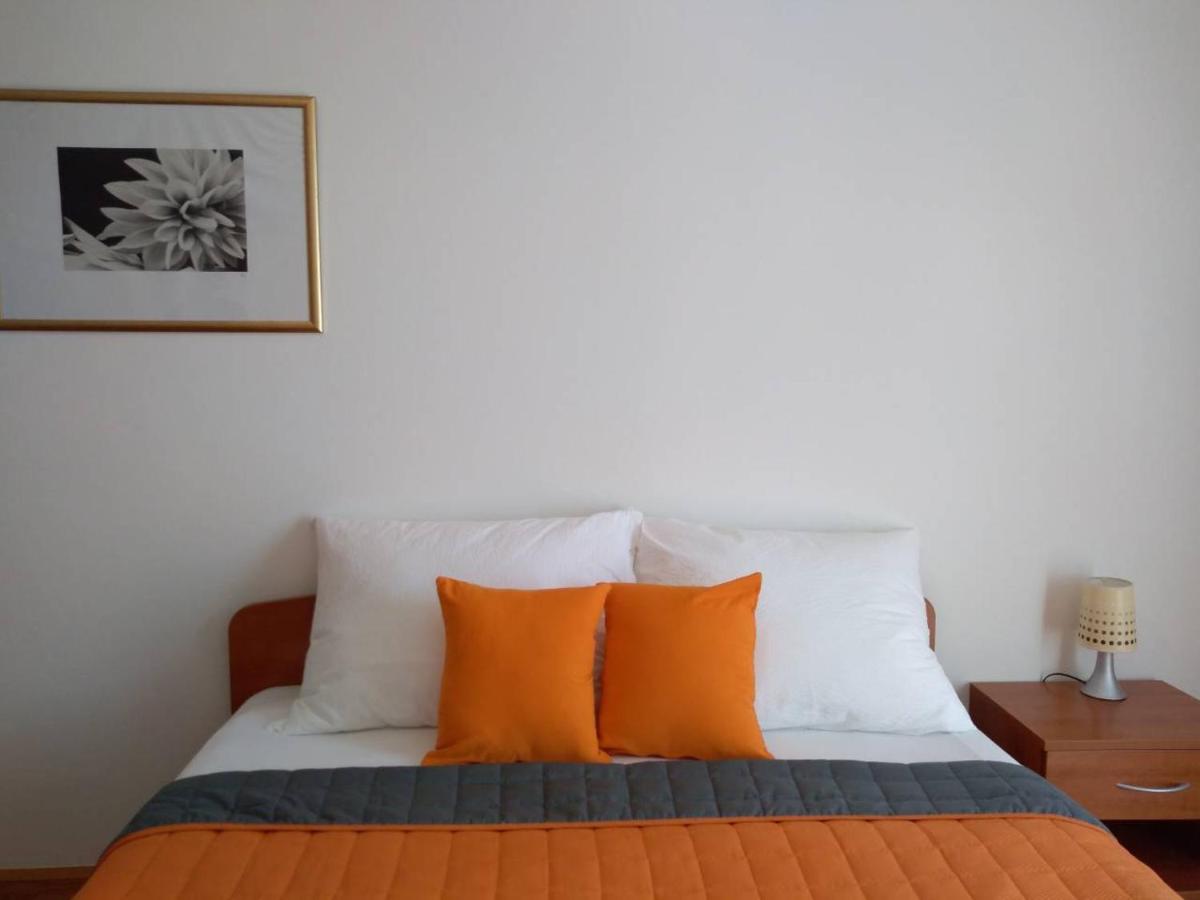 B&B Biograd na Moru - Apartments Davor - Bed and Breakfast Biograd na Moru